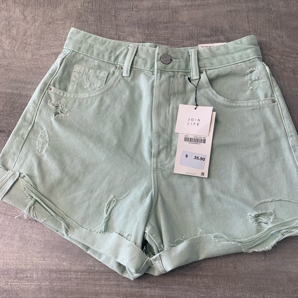 Size 2 Zara green high waisted shorts